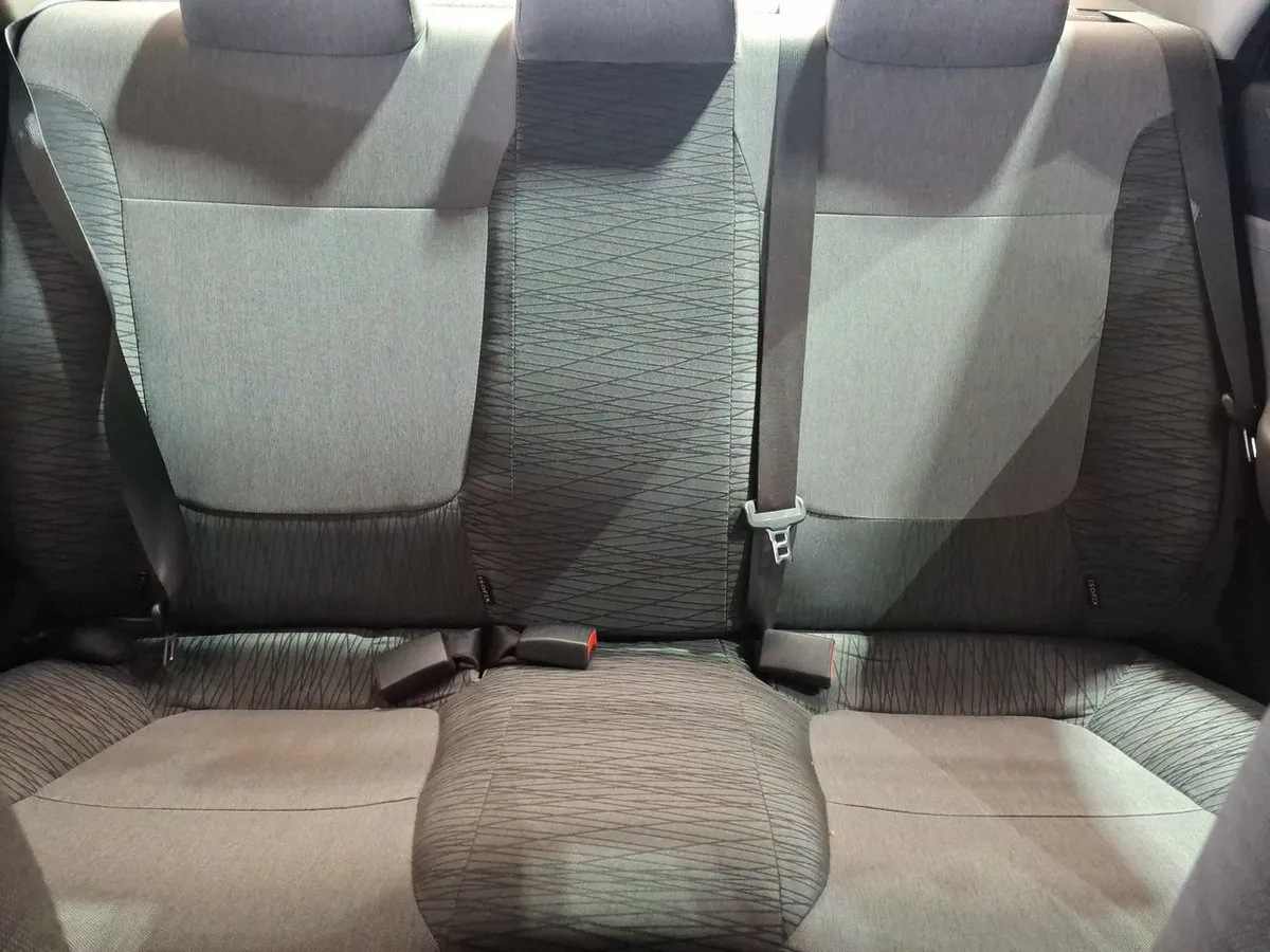 Kia Soluto 1.4 Ex Full 4x2 Mt 4p año 2024