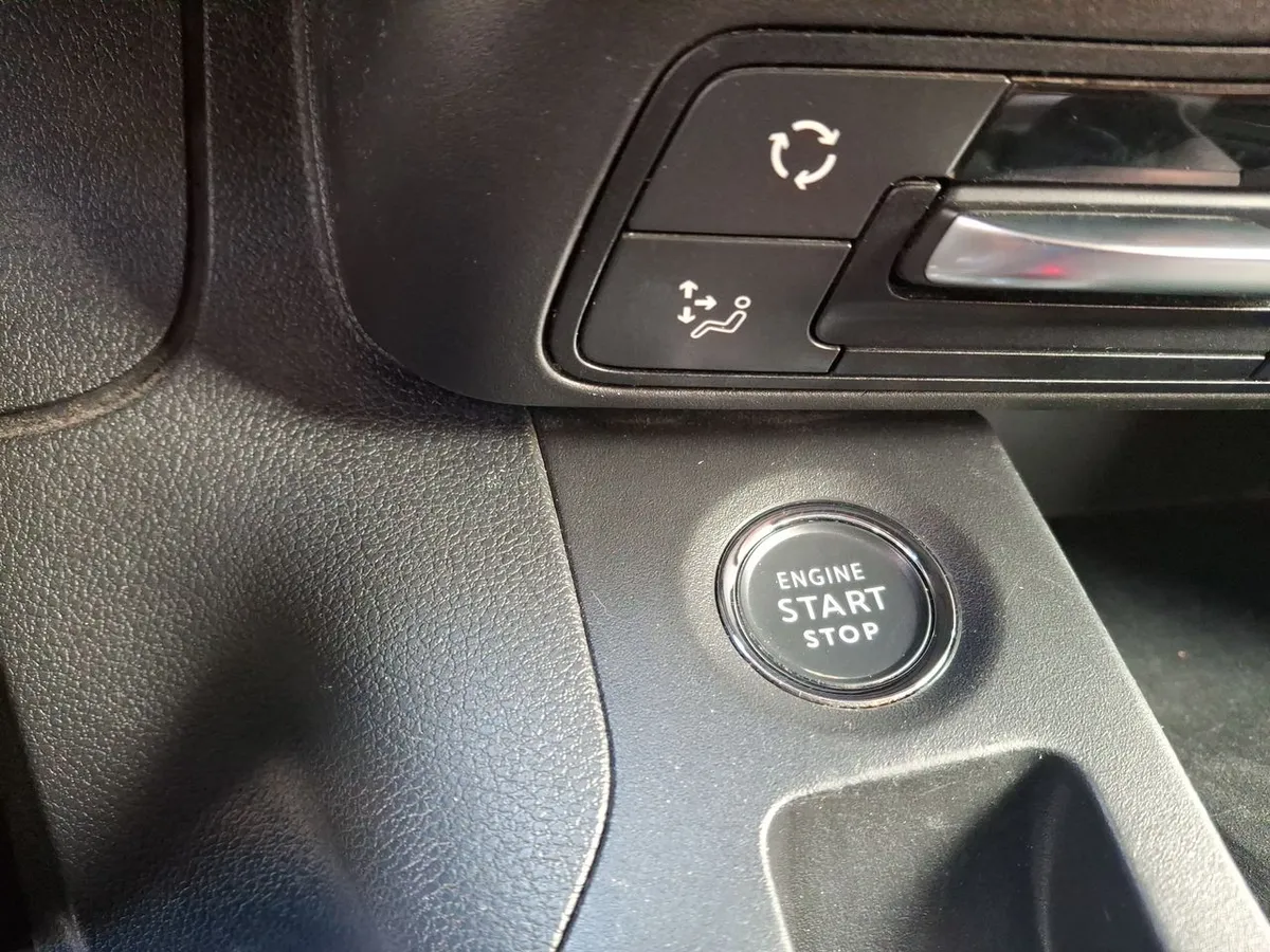 Peugeot Rifter 1.6 Allure Bluehdi Diesel 100hp 4x2 Mt6 5p año 2025
