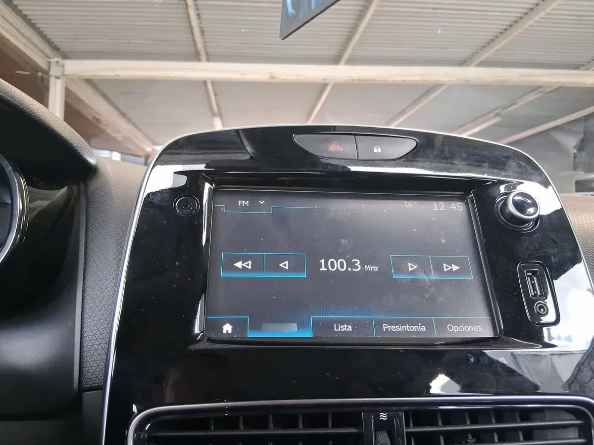 Renault Clio 1.2 Expression 4x2 Hb Mt 5p año 2020