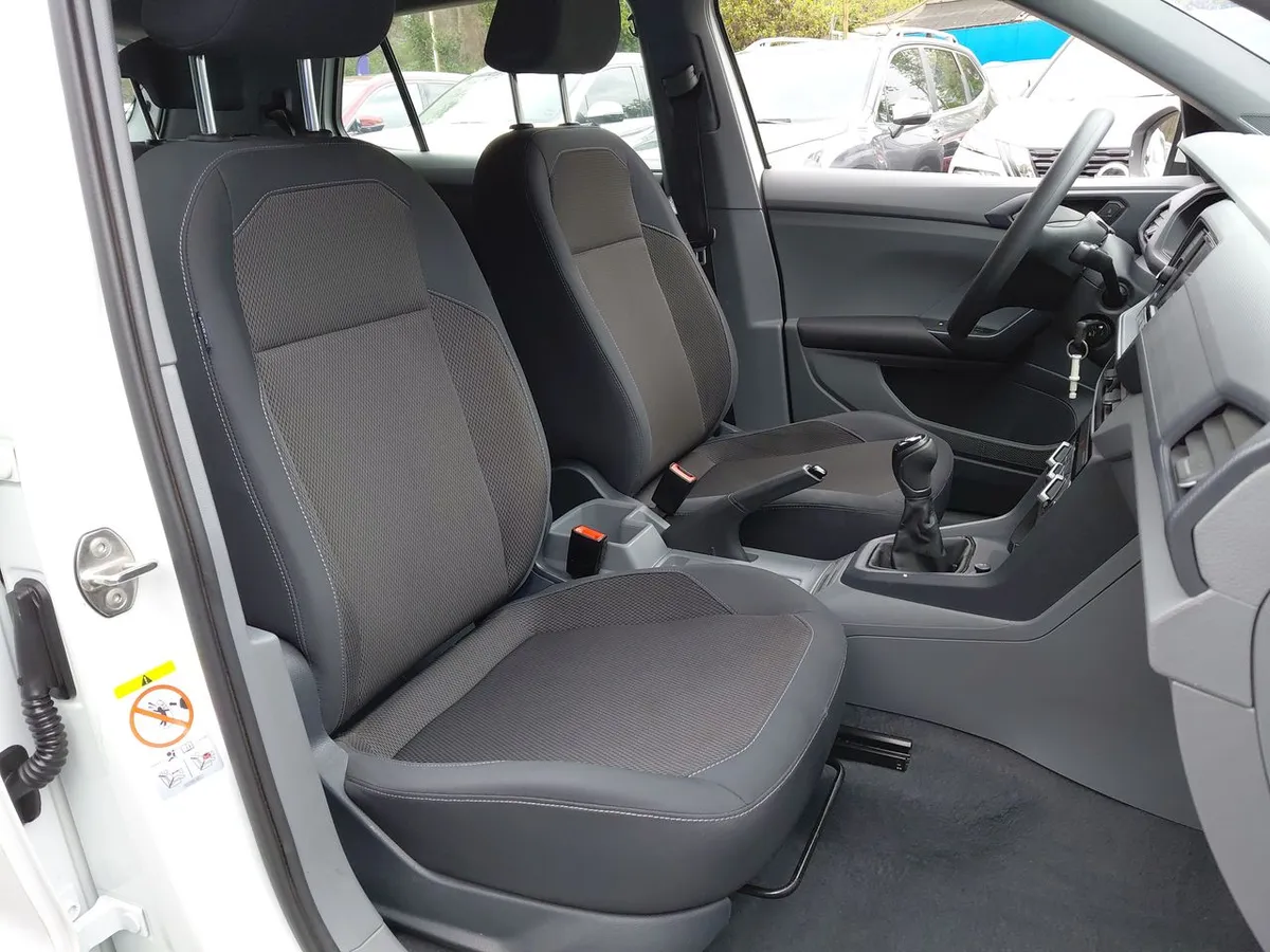 Volkswagen T-Cross 1.6 Msi Trendline 4x2 Mt5 5p año 2021