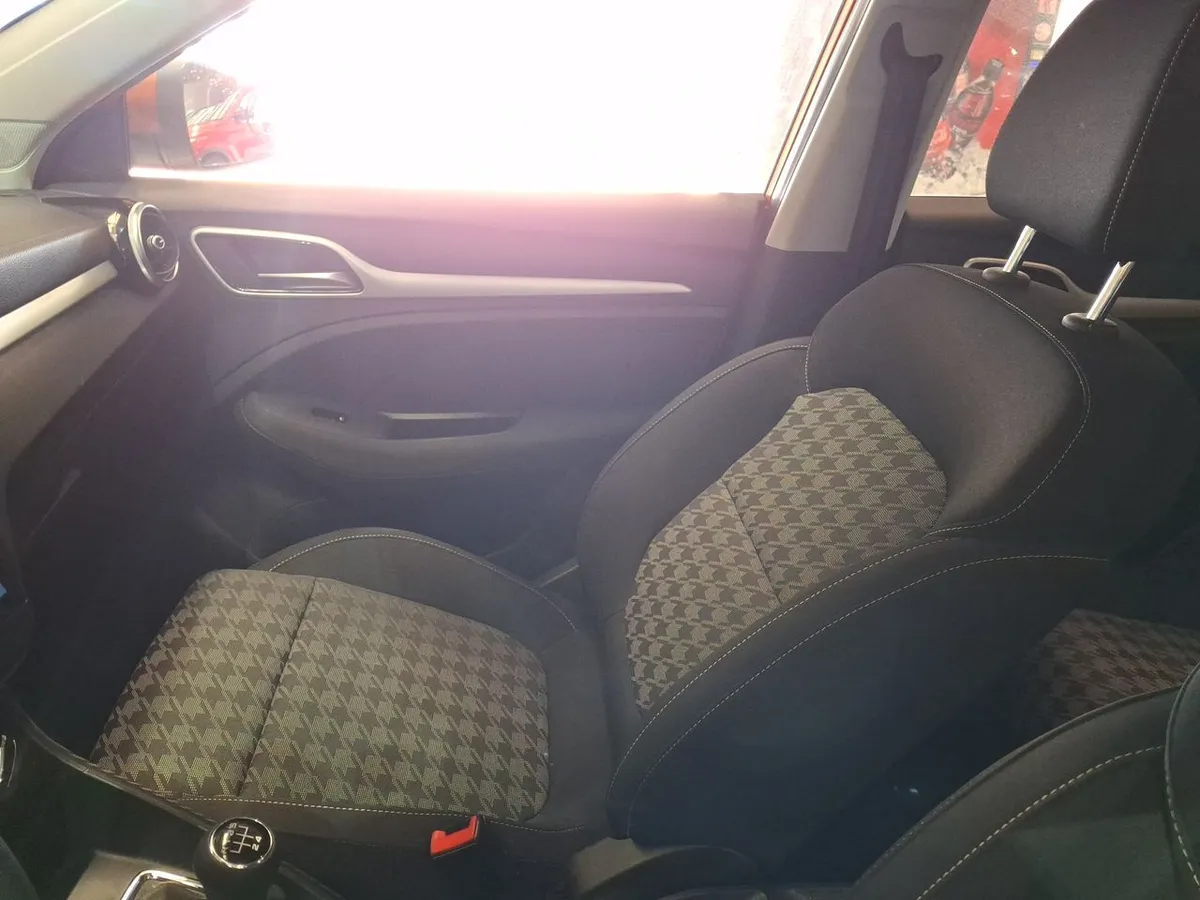 MG Mg Zs 1.5 Std 4x2 Mt 5p año 2023