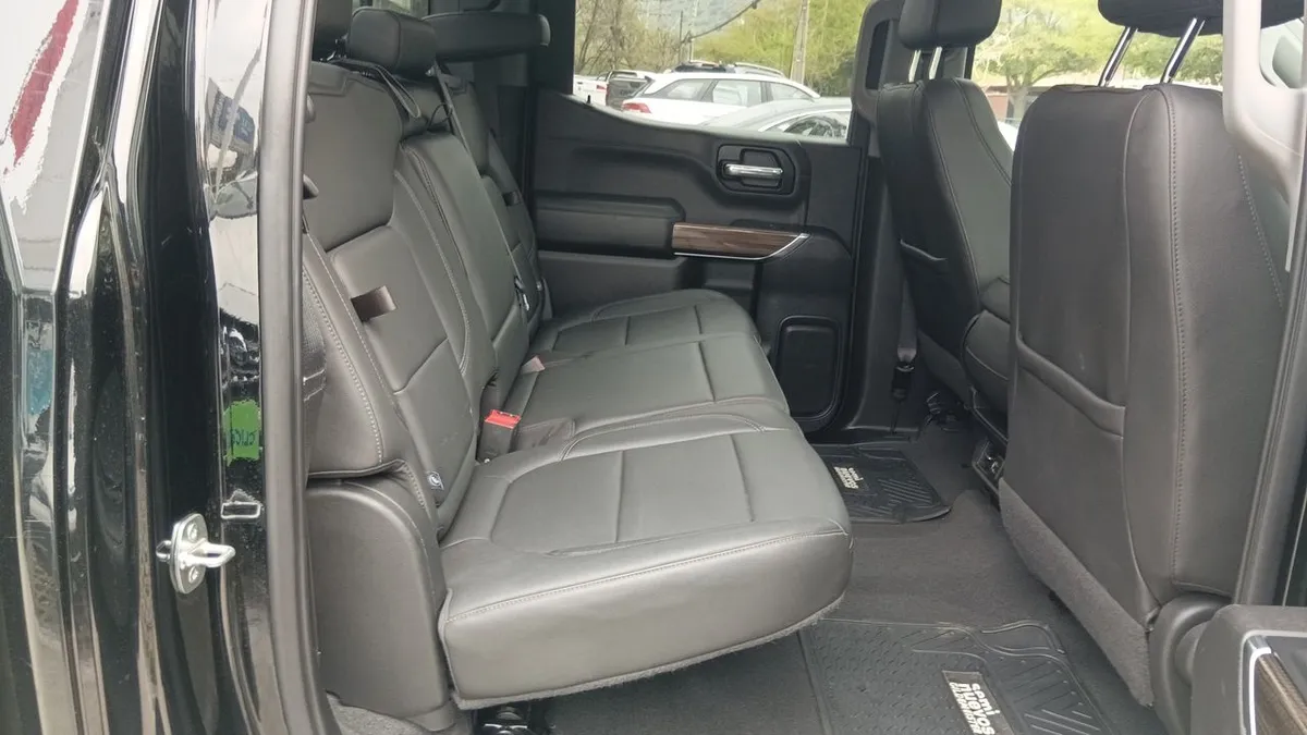 Chevrolet Silverado 5.3 Lt Trailboss Z71 4x4 At 4p año 2021
