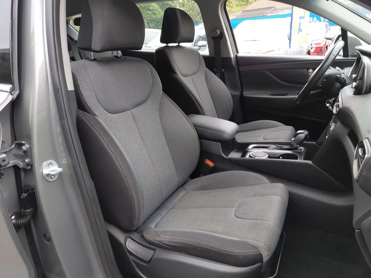 Hyundai Santa Fe 2.4 Plus 4x2 At 5p año 2020