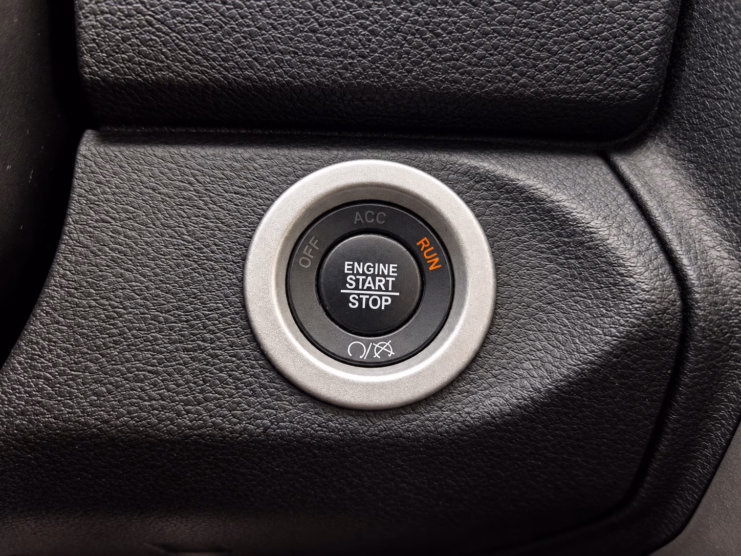 Ram 1500 Laramie Sport Crew año 2020