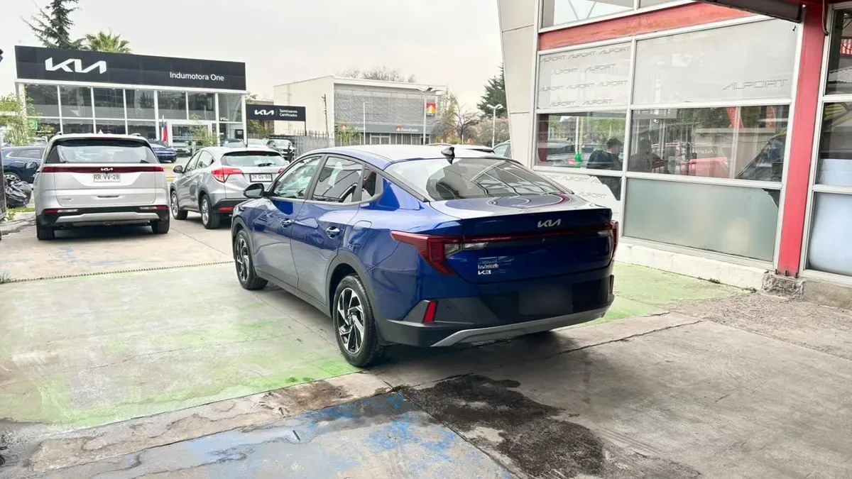 Kia K3 1.6 Ex 4x2 Mt 4p año 2025