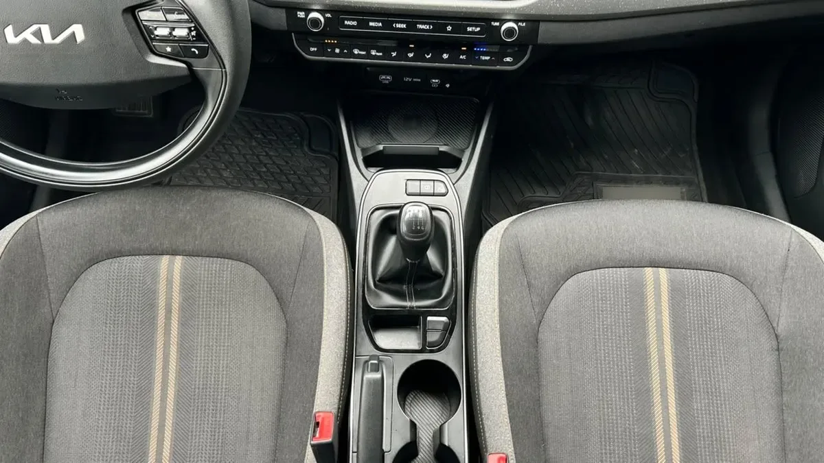 Kia K3 1.6 Ex 4x2 Mt 4p año 2025