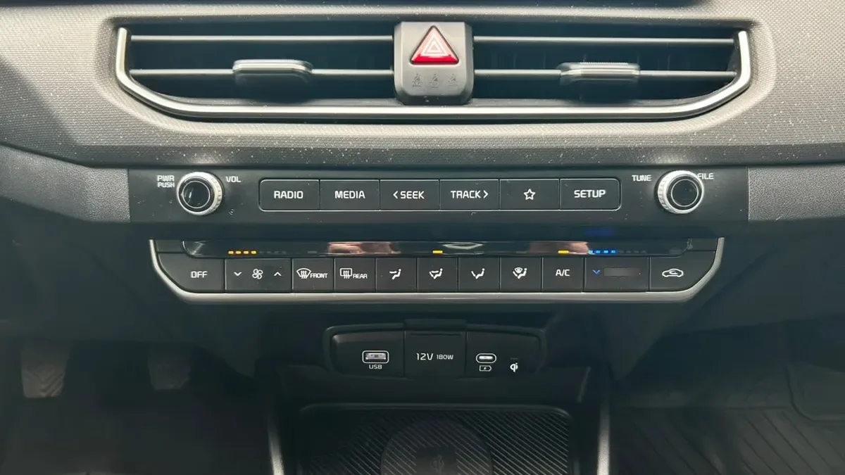Kia K3 1.6 Ex 4x2 Mt 4p año 2025