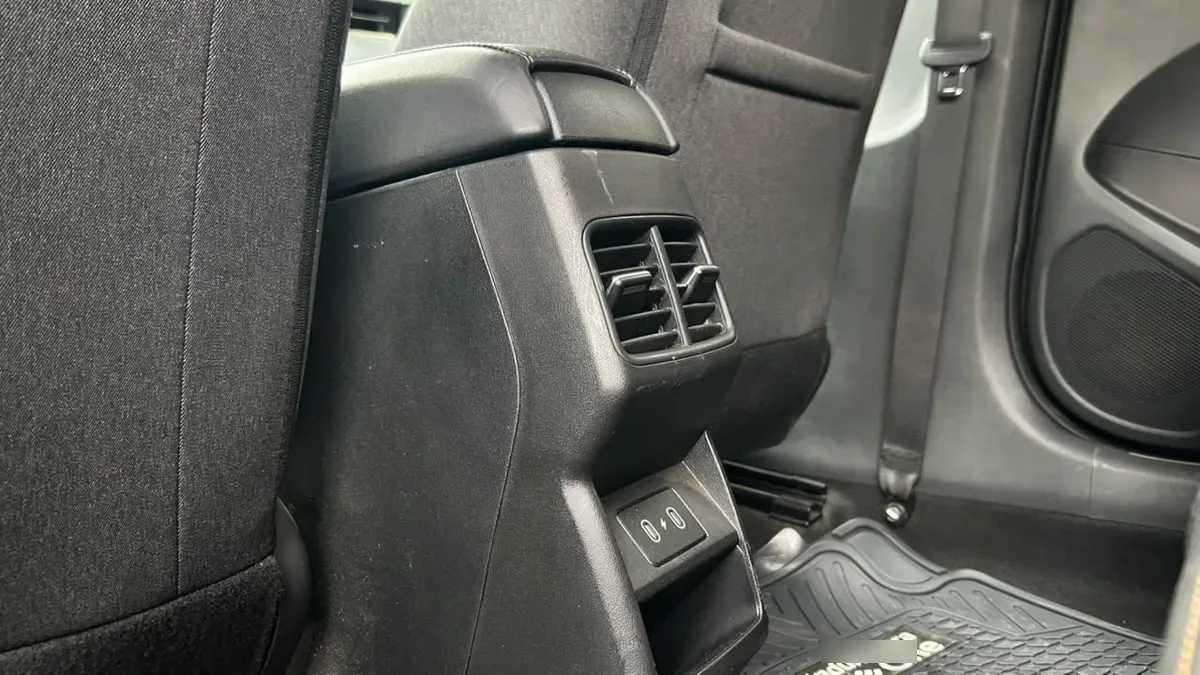 Kia K3 1.6 Ex 4x2 Mt 4p año 2025