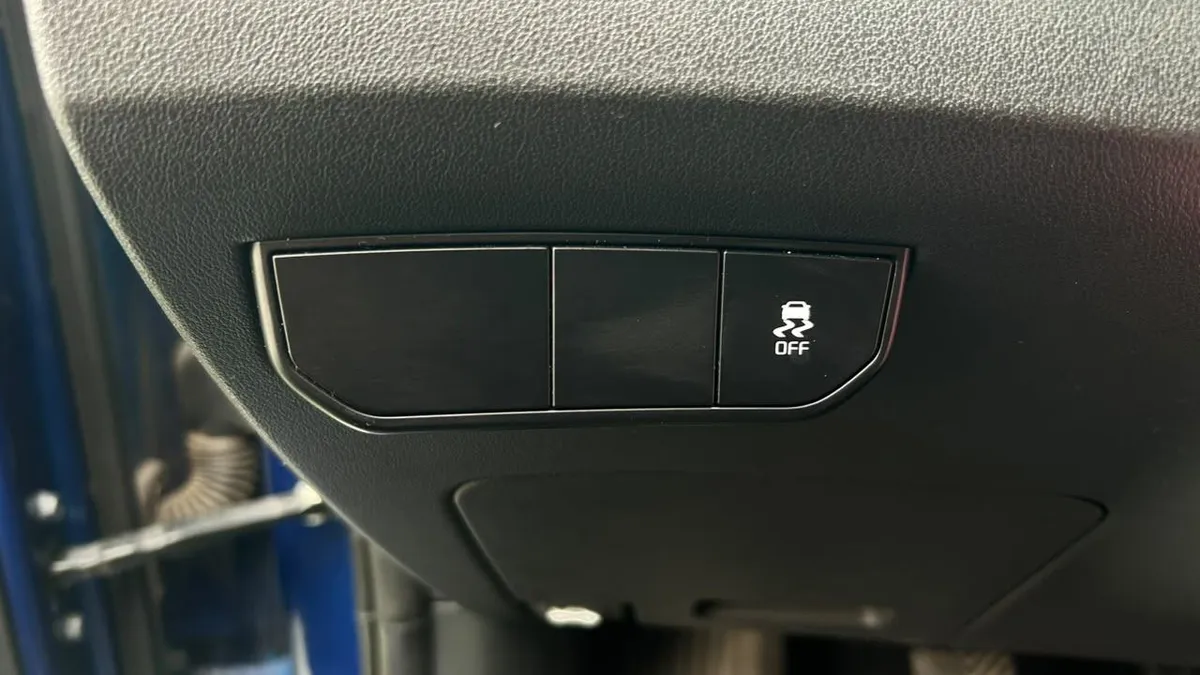 Kia K3 1.6 Ex 4x2 Mt 4p año 2025