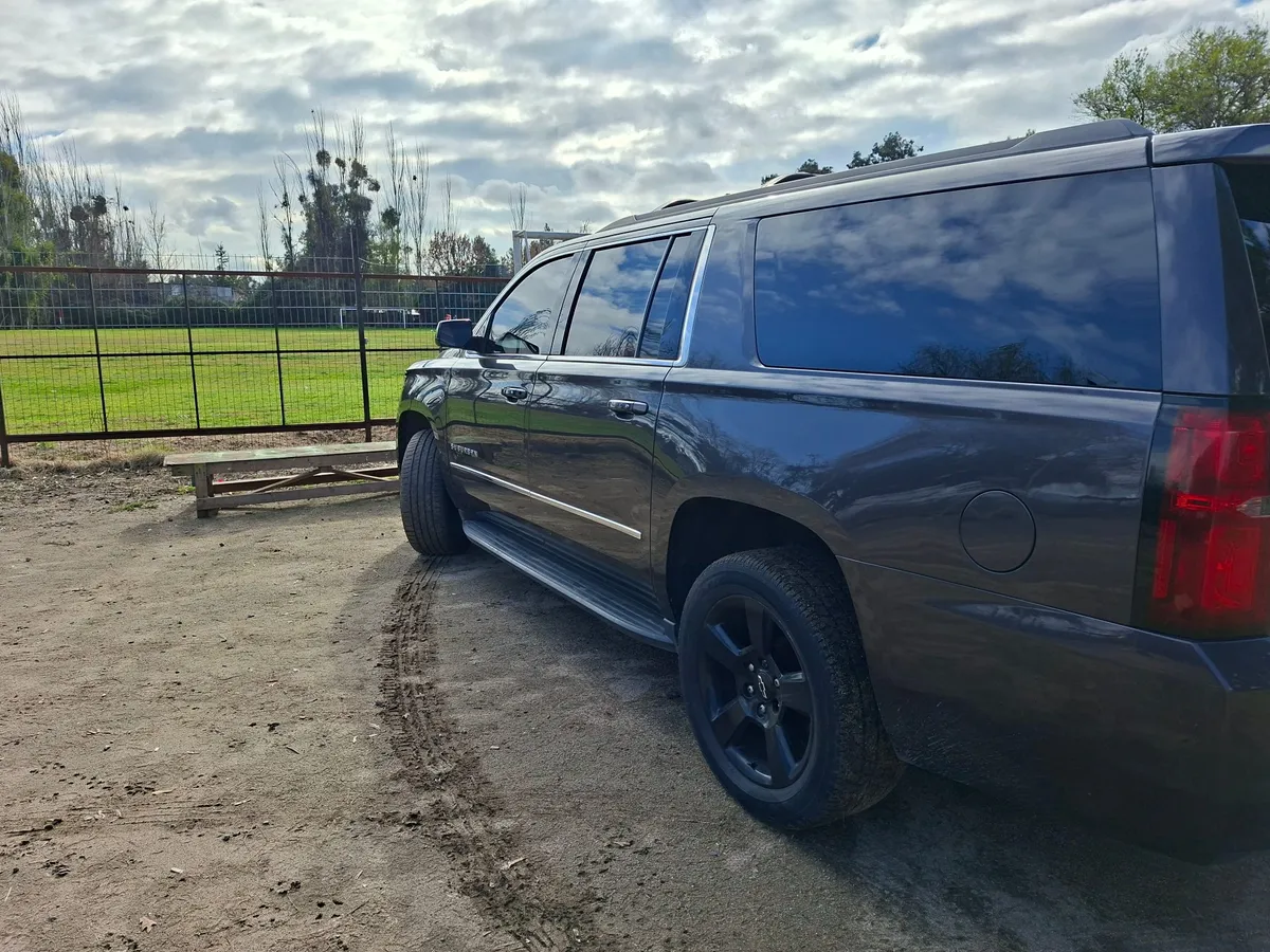 CHEVROLET SUBURBAN 5.3 Lt Iv Su At 4x4 año 2018