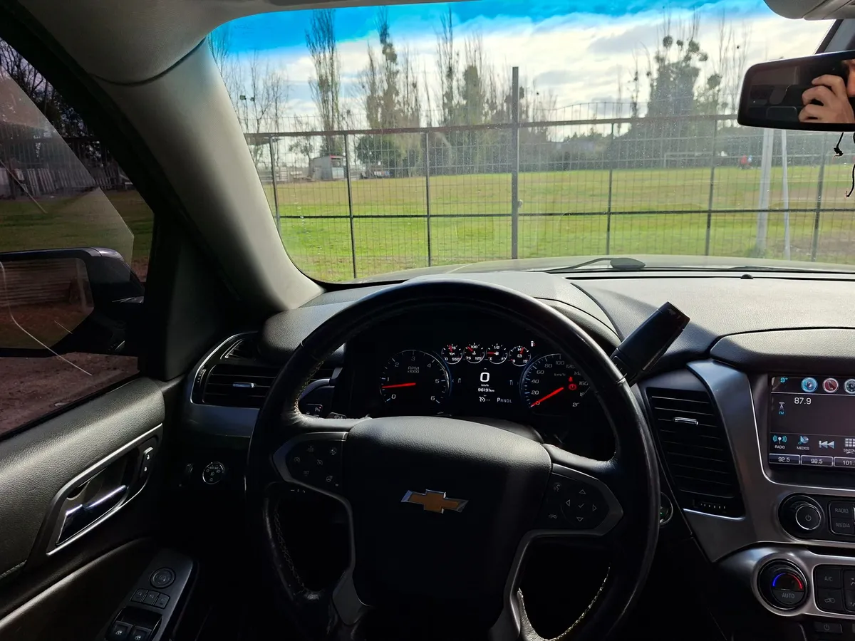 CHEVROLET SUBURBAN 5.3 Lt Iv Su At 4x4 año 2018
