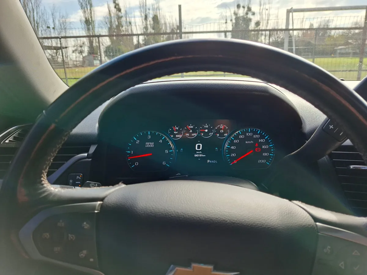 CHEVROLET SUBURBAN 5.3 Lt Iv Su At 4x4 año 2018
