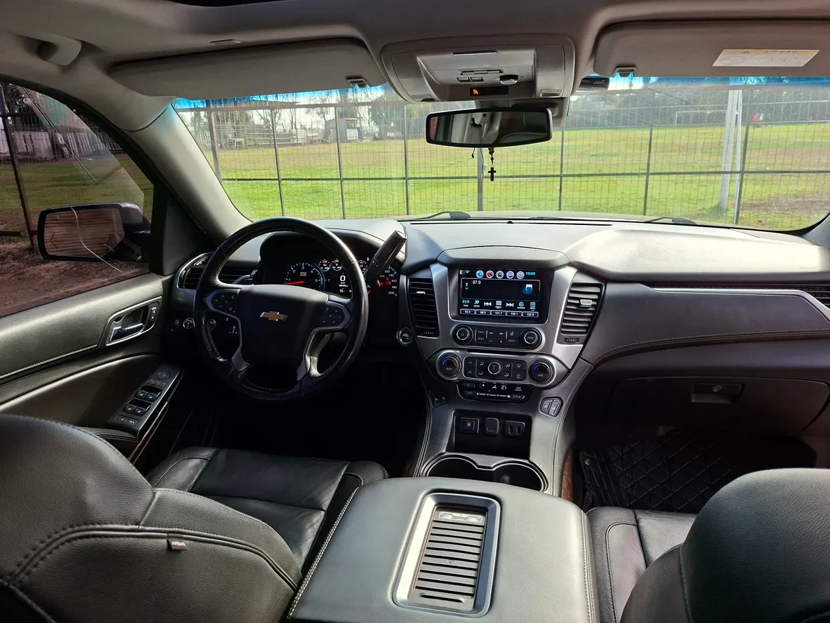 CHEVROLET SUBURBAN 5.3 Lt Iv Su At 4x4 año 2018