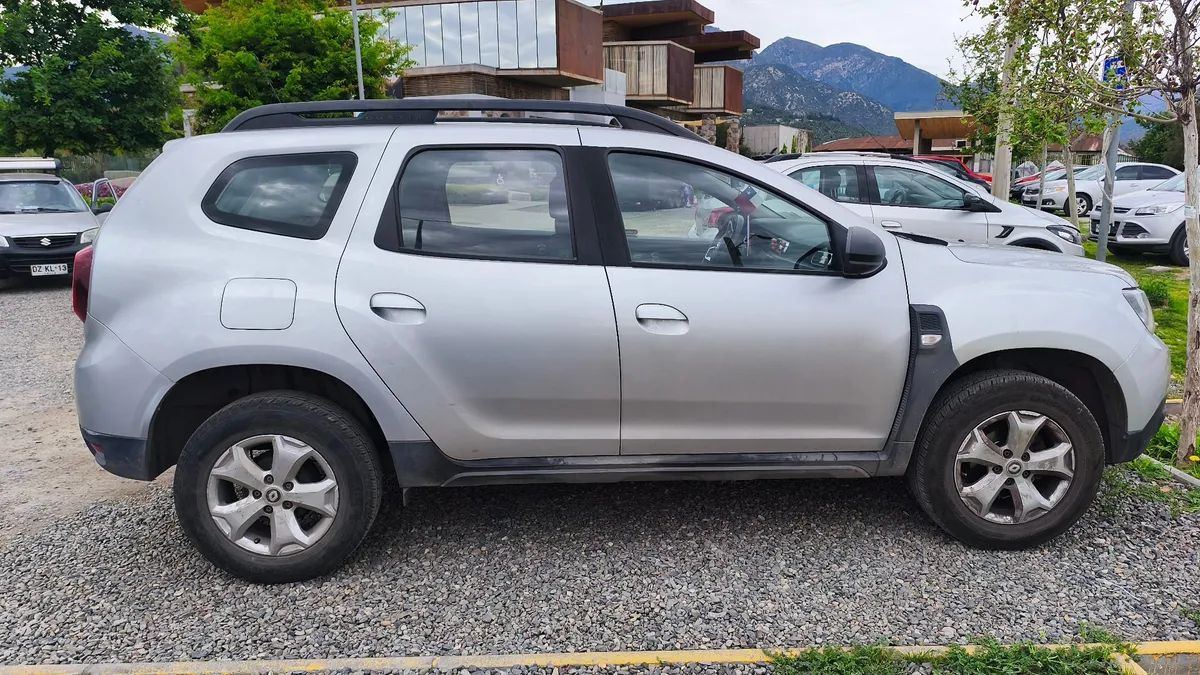 RENAULT DUSTER 1.6 Zen Mt año 2022