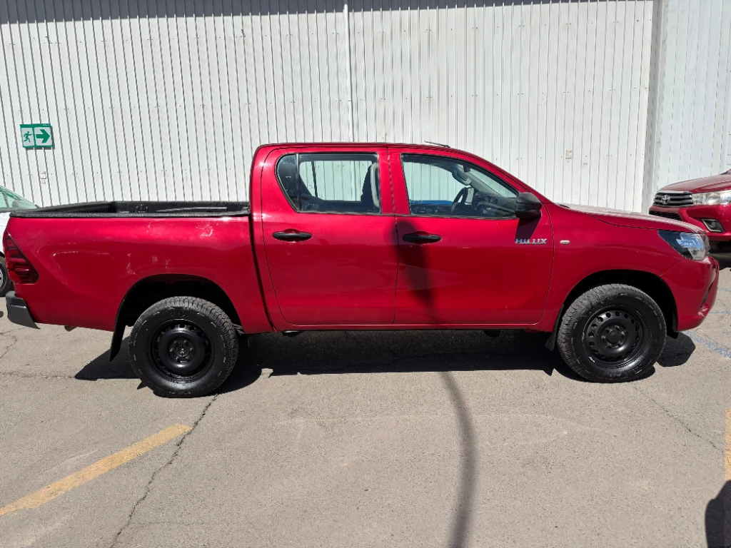 Toyota Hilux Dc 4x4 2.4 D Dx Mt año 2024
