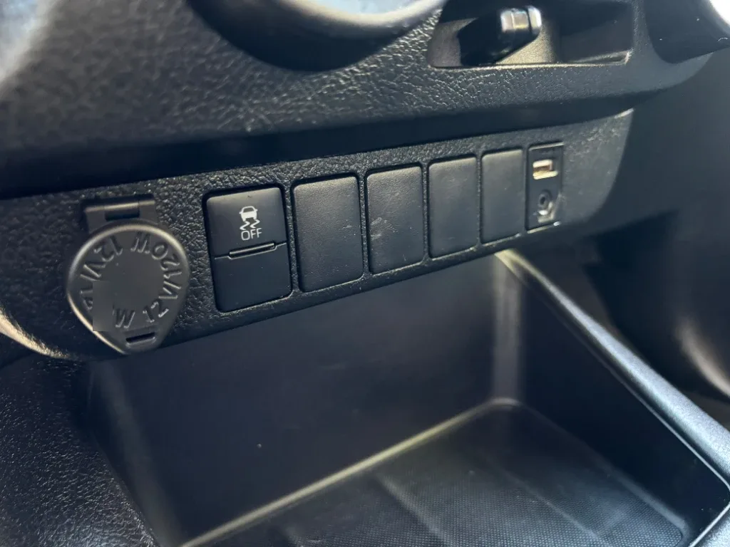 Toyota Hilux Dc 4x4 2.4 D Dx Mt año 2024