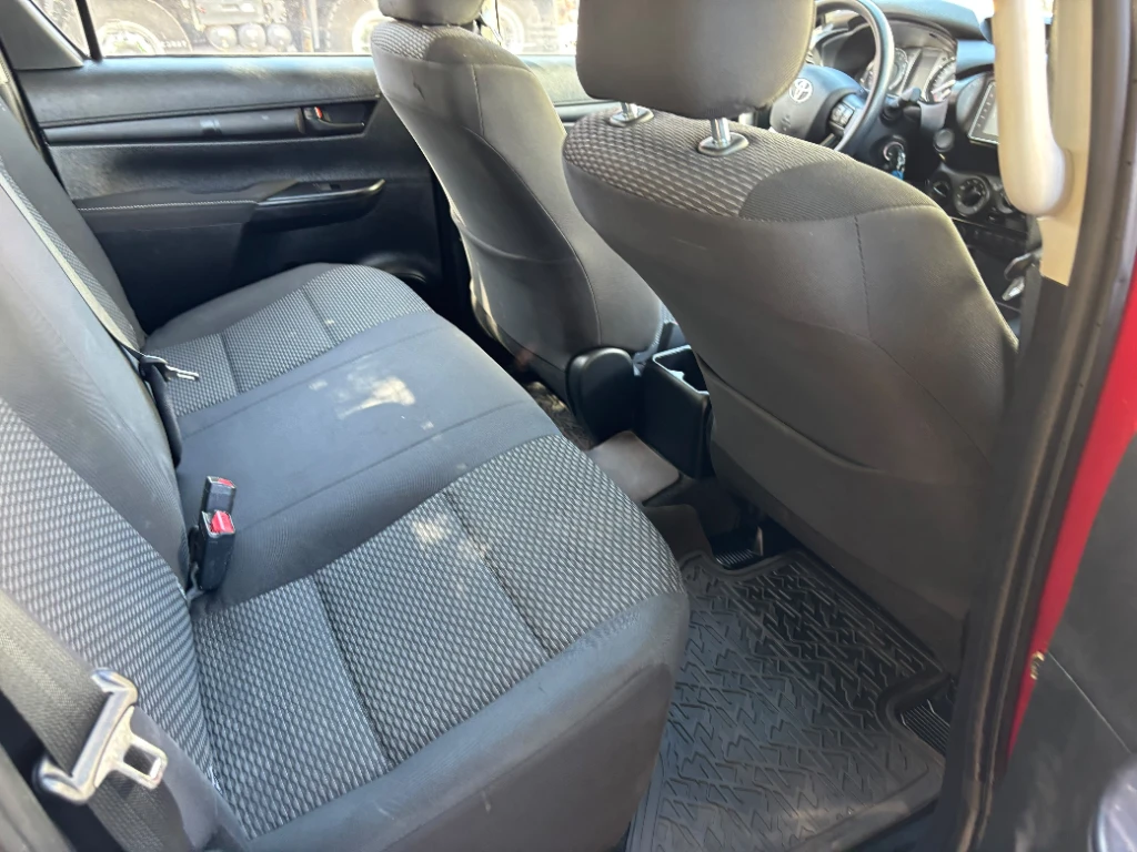 Toyota Hilux Dc 4x4 2.4 D Dx Mt año 2024