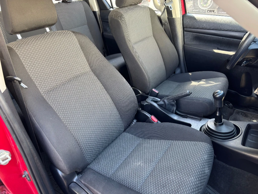 Toyota Hilux Dc 4x4 2.4 D Dx Mt año 2024