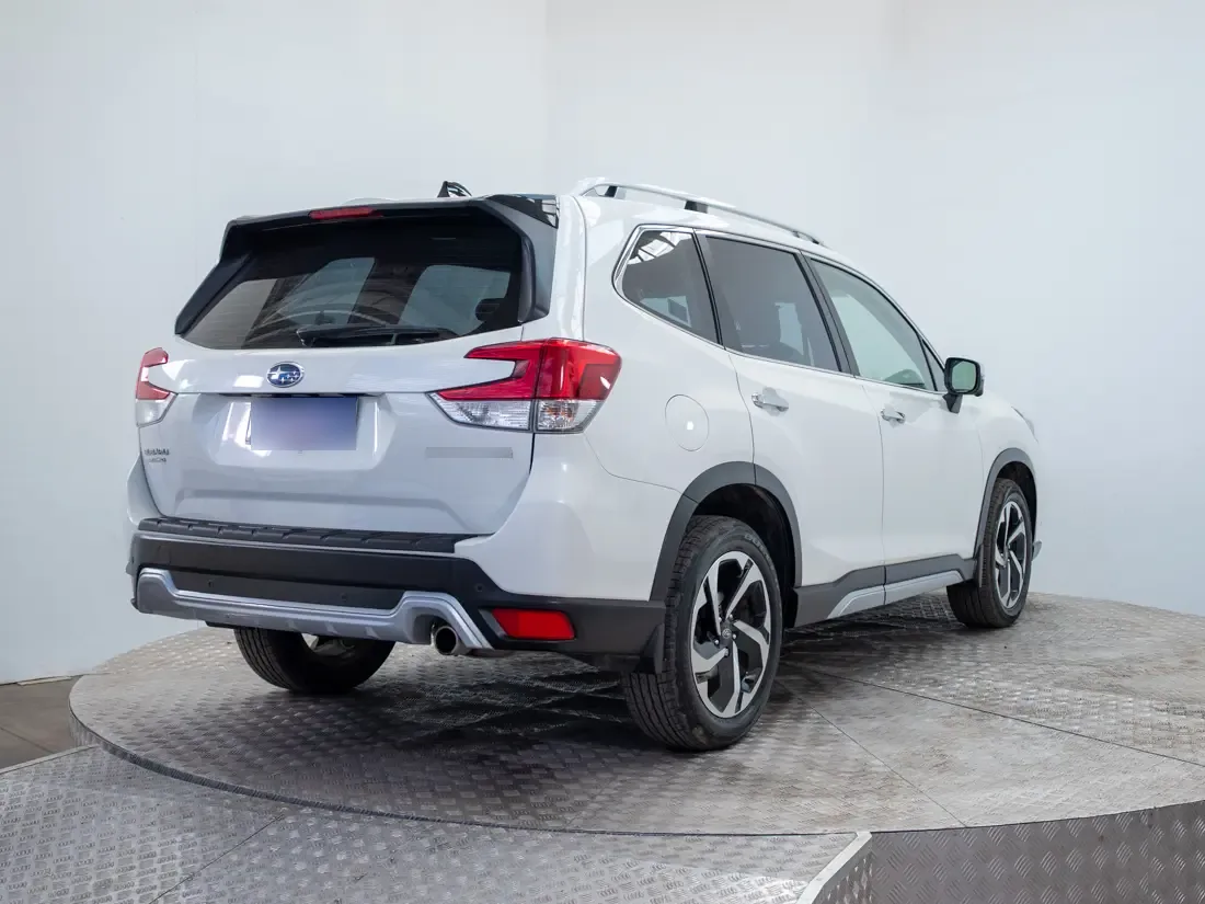 Subaru Forester 2.5 Awd Limited Eyesight Gardx At 4x4 año 2024