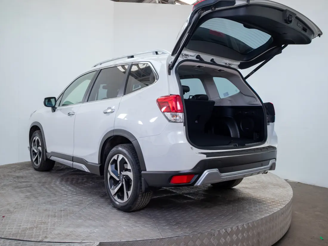 Subaru Forester 2.5 Awd Limited Eyesight Gardx At 4x4 año 2024