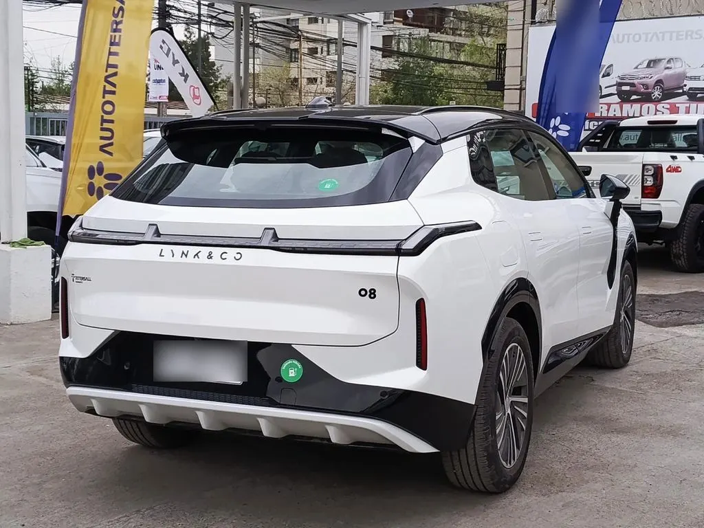 Lynk&Co 08 Phev Pro año 2027