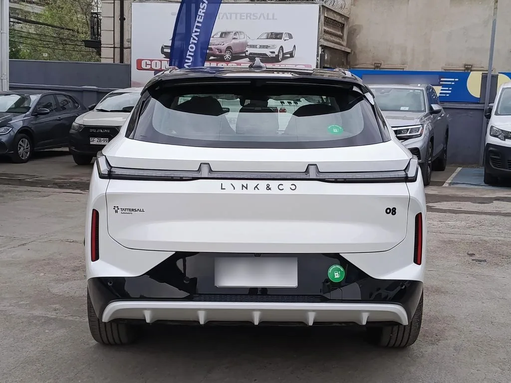 Lynk&Co 08 Phev Pro año 2027