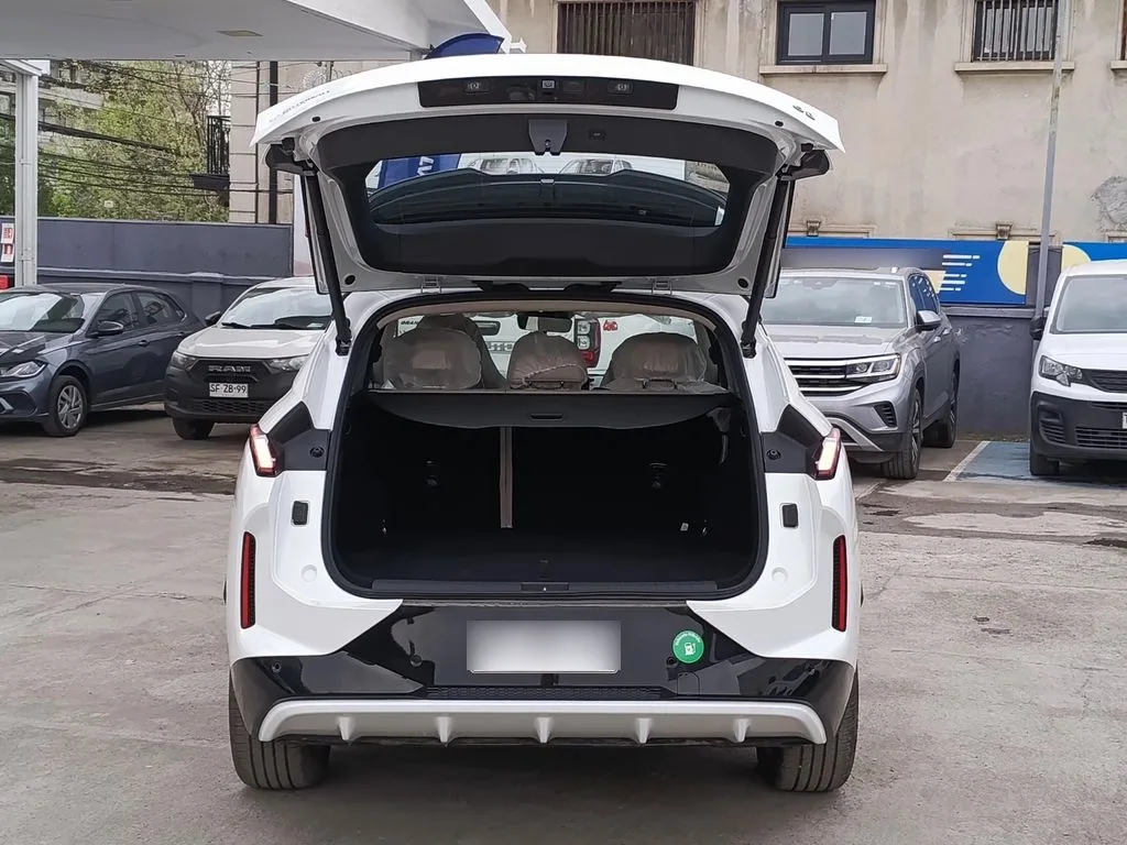 Lynk&Co 08 Phev Pro año 2027