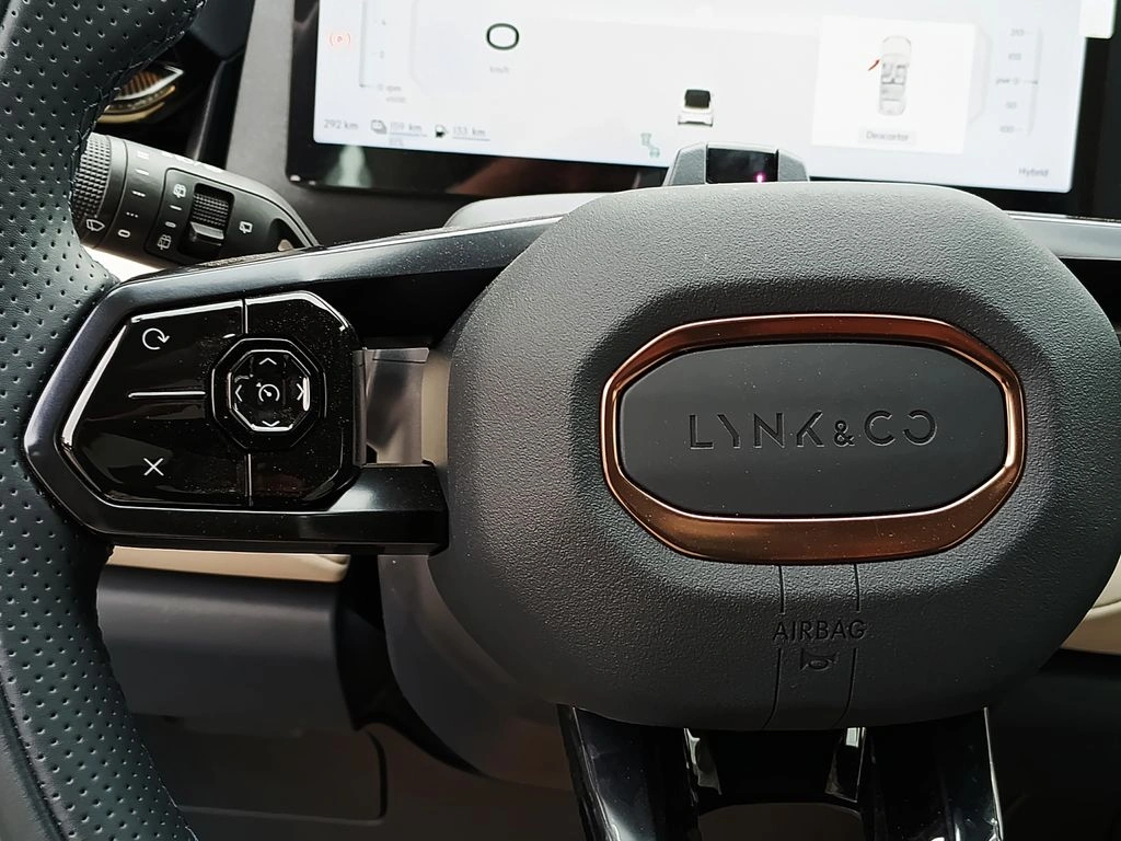 Lynk&Co 08 Phev Pro año 2027
