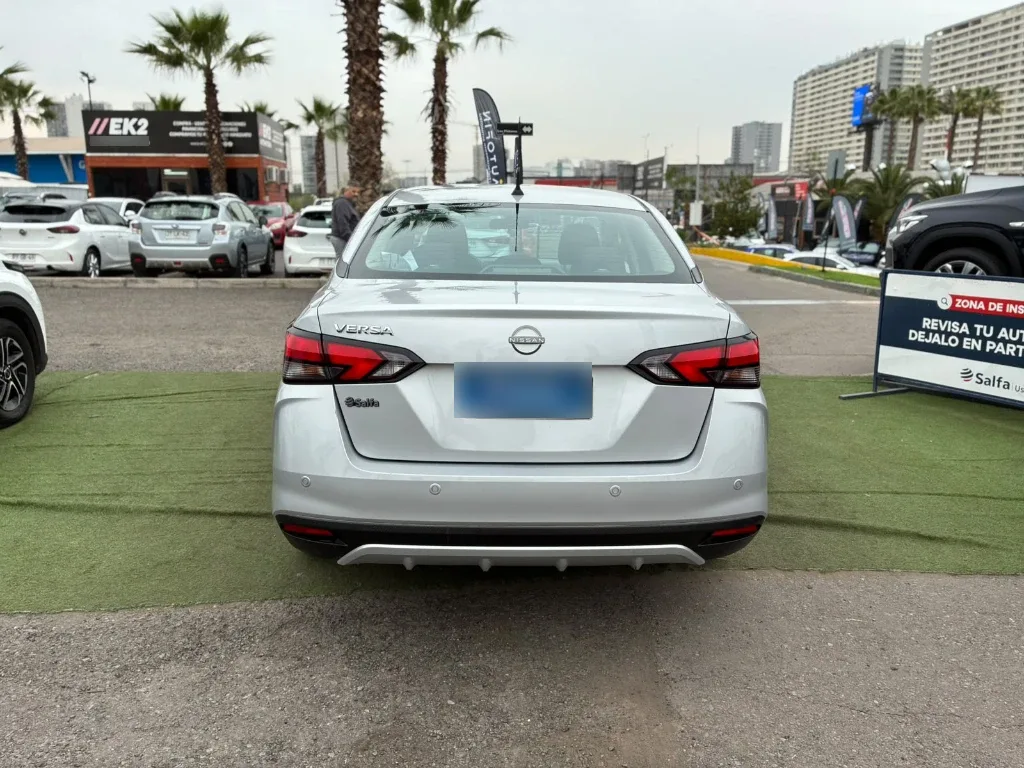 Nissan Versa 1.6 Sense 4x2 Mt 4p año 2025