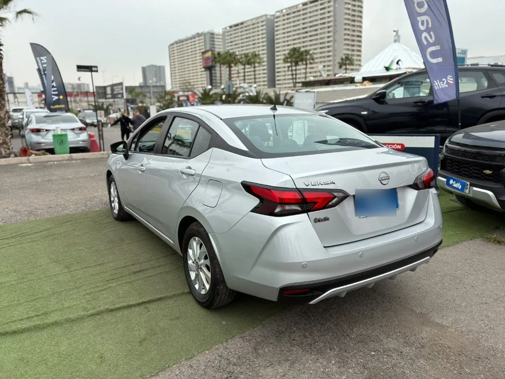 Nissan Versa 1.6 Sense 4x2 Mt 4p año 2025