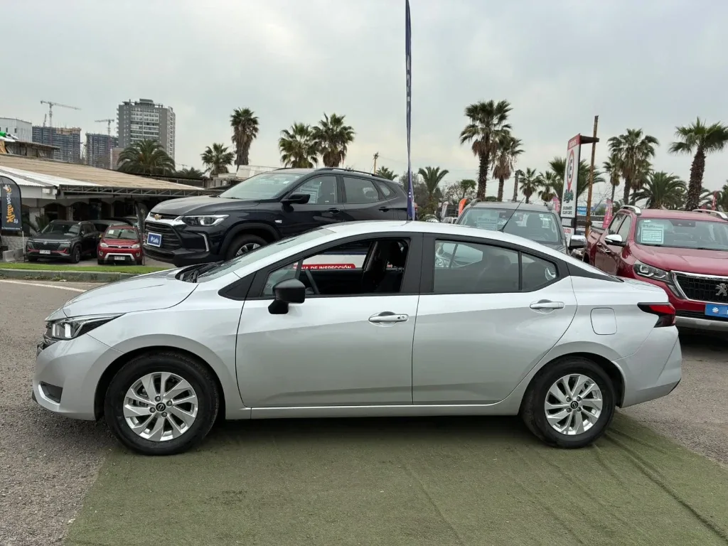 Nissan Versa 1.6 Sense 4x2 Mt 4p año 2025