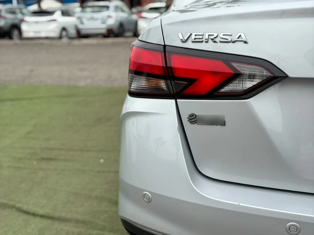 Nissan Versa 1.6 Sense 4x2 Mt 4p año 2025