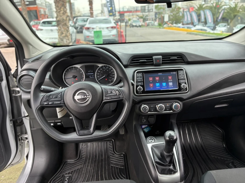 Nissan Versa 1.6 Sense 4x2 Mt 4p año 2025