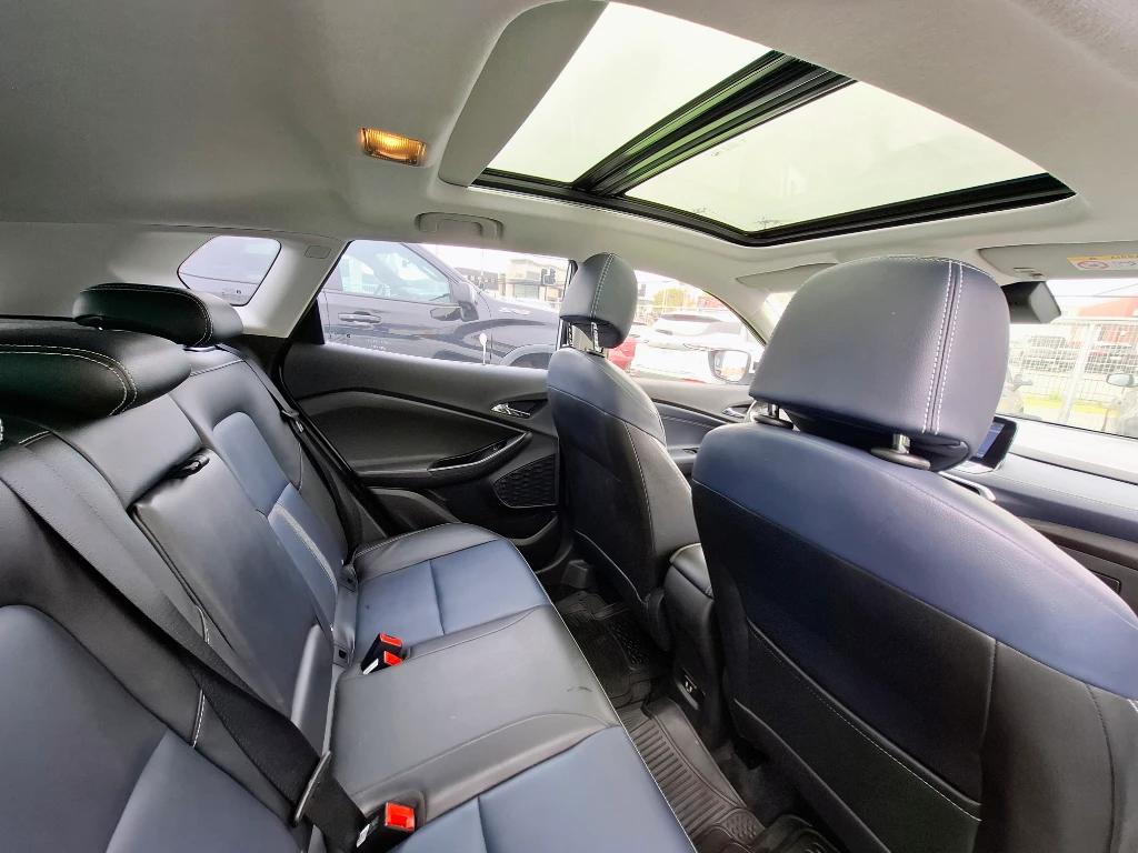 Chevrolet Tracker 1.2t Premier Fwd At 5p año 2022