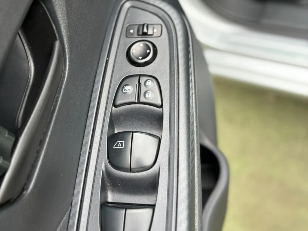 Nissan Versa 1.6 Sense 4x2 Mt 4p año 2025
