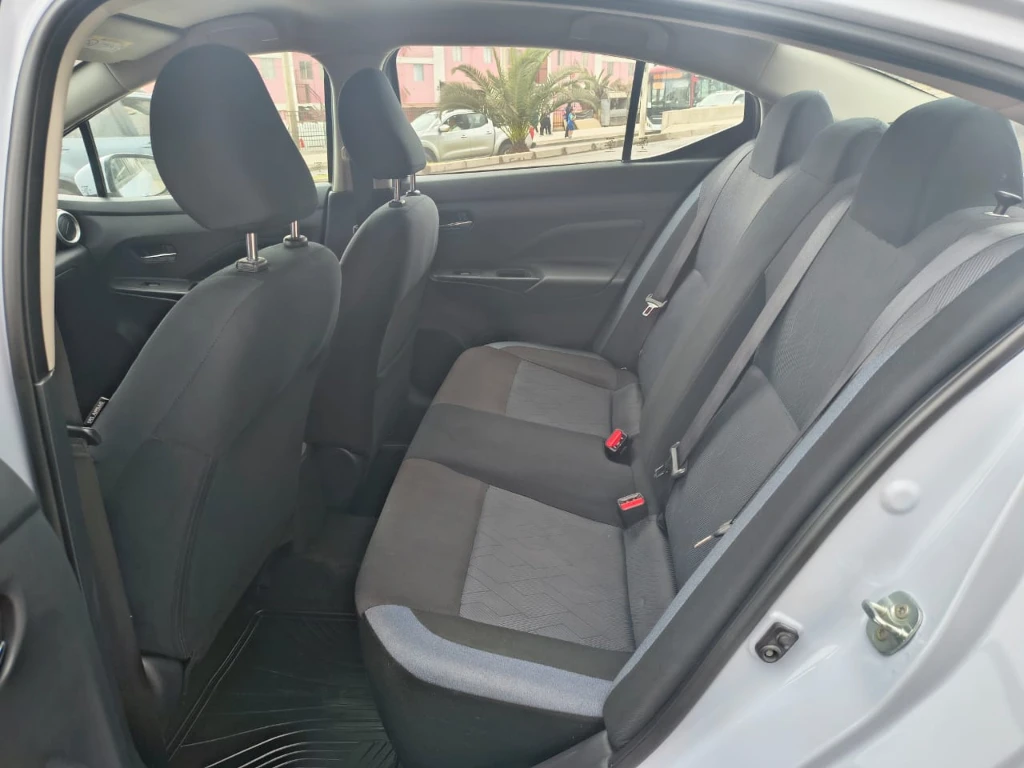 Nissan Versa 1.6 Advance 4x2 Mt 4p año 2024