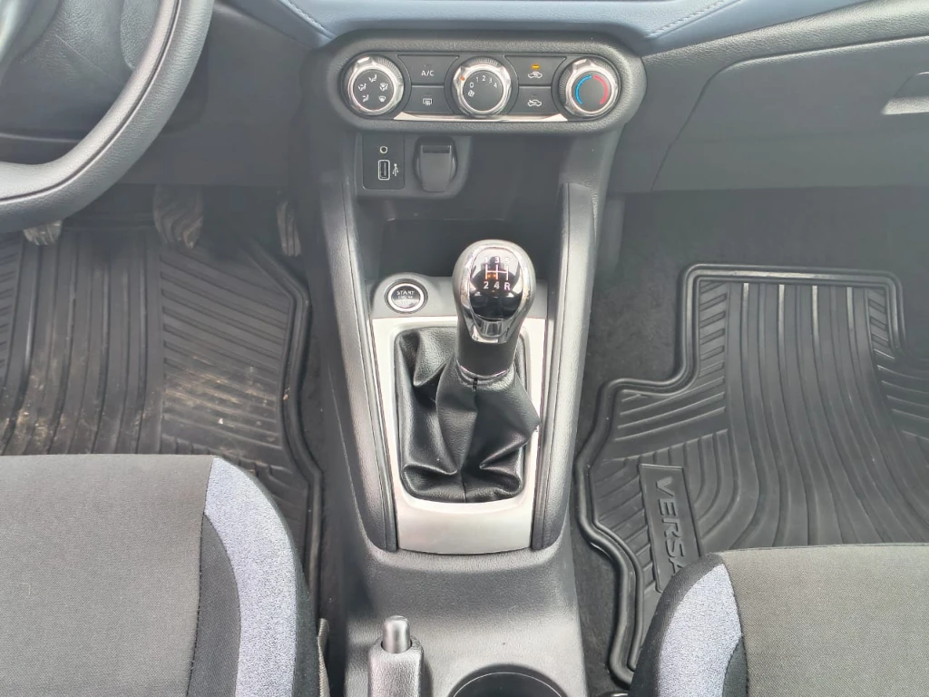 Nissan Versa 1.6 Advance 4x2 Mt 4p año 2024