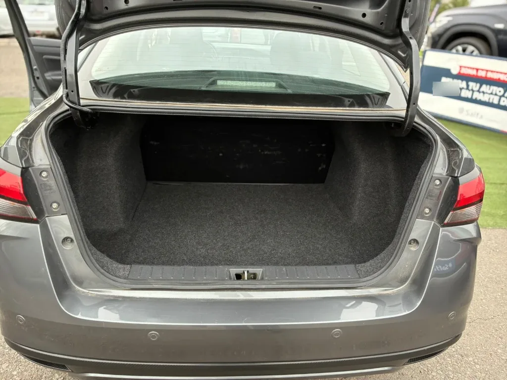 Nissan Versa 1.6 Sense 4x2 Mt 4p año 2025