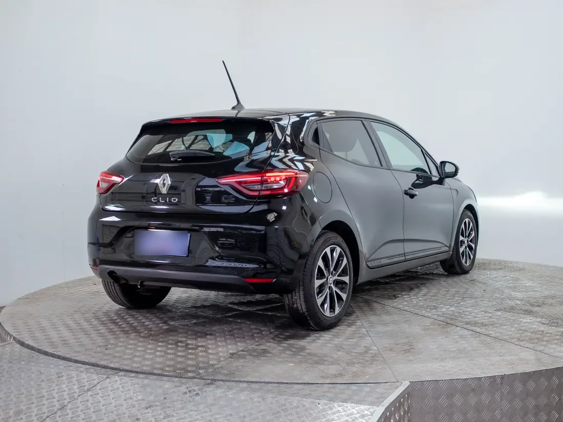 Renault Clio Clio 1.0 Zen Mt año 2023