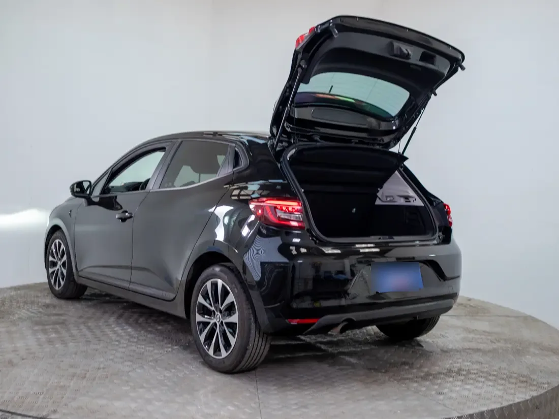 Renault Clio Clio 1.0 Zen Mt año 2023