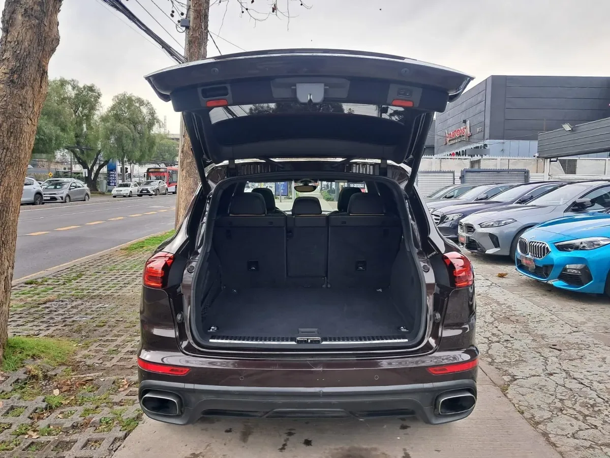 PORSCHE CAYENNE 3.6 V6 E2 Ii At 4x4 año 2016