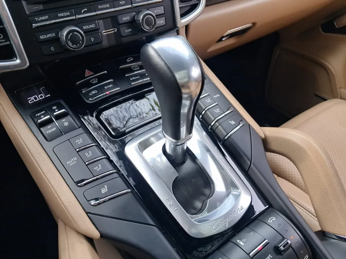 PORSCHE CAYENNE 3.6 V6 E2 Ii At 4x4 año 2016