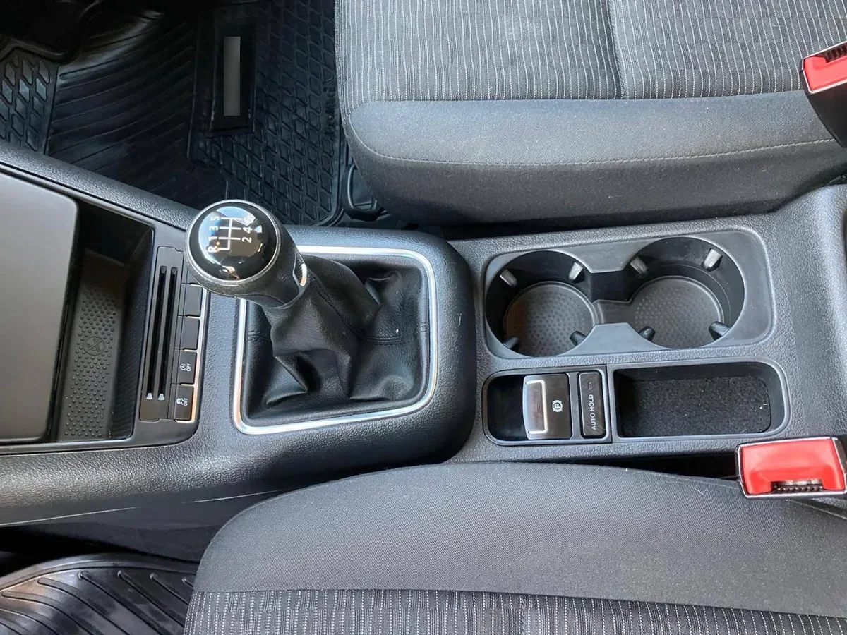VOLKSWAGEN TIGUAN 1.4 Fl Comf. Tsi 4x2 Mt año 2015