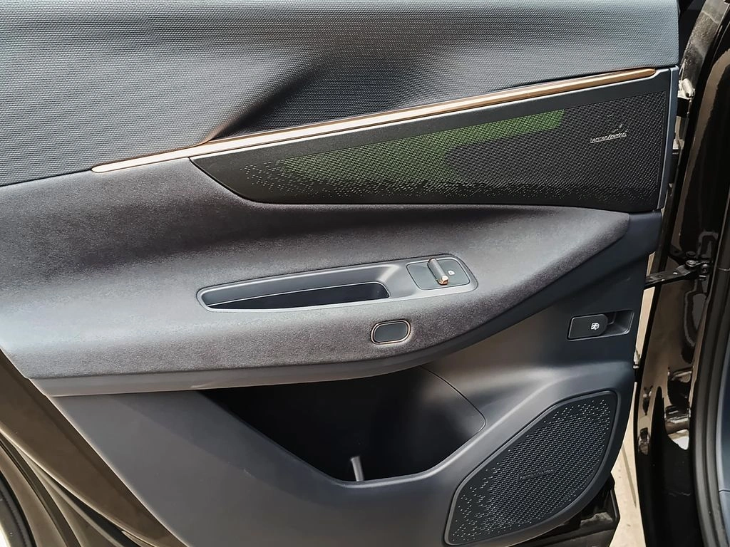 Lynk&Co 08 Phev Halo año 2027