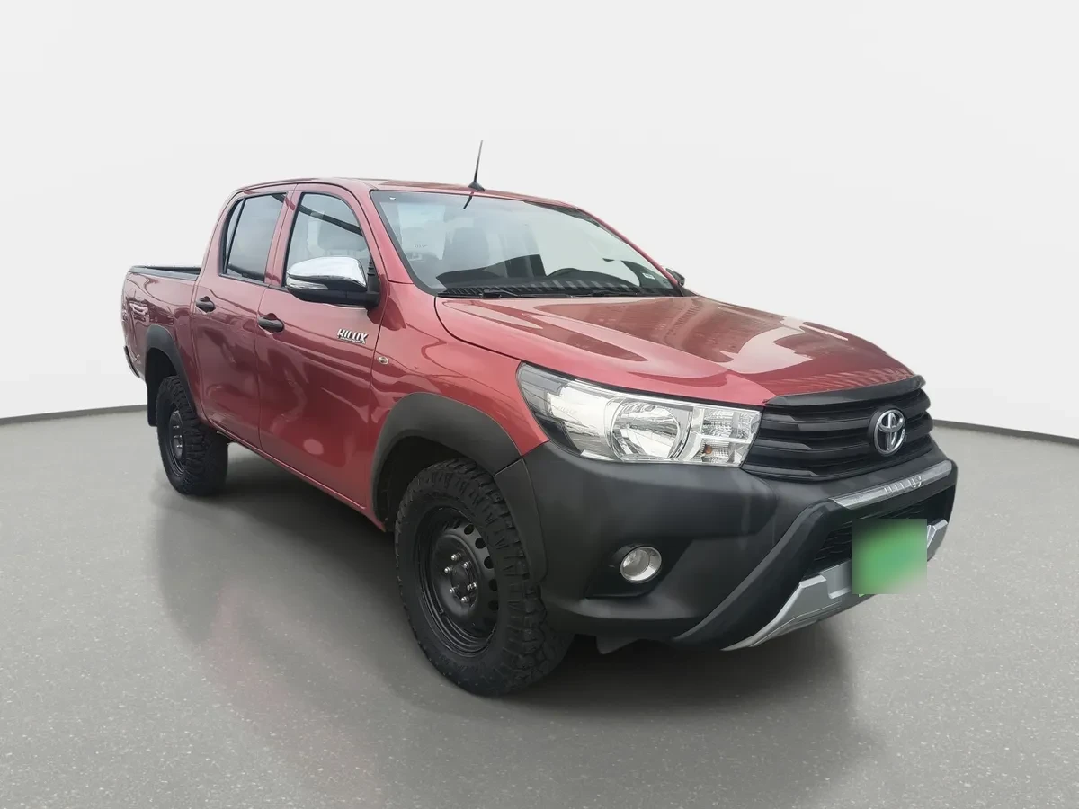 Toyota Hilux 2.4 Dx Diesel 4x4 Dob. Cab. 7ab Mt 4p año 2023