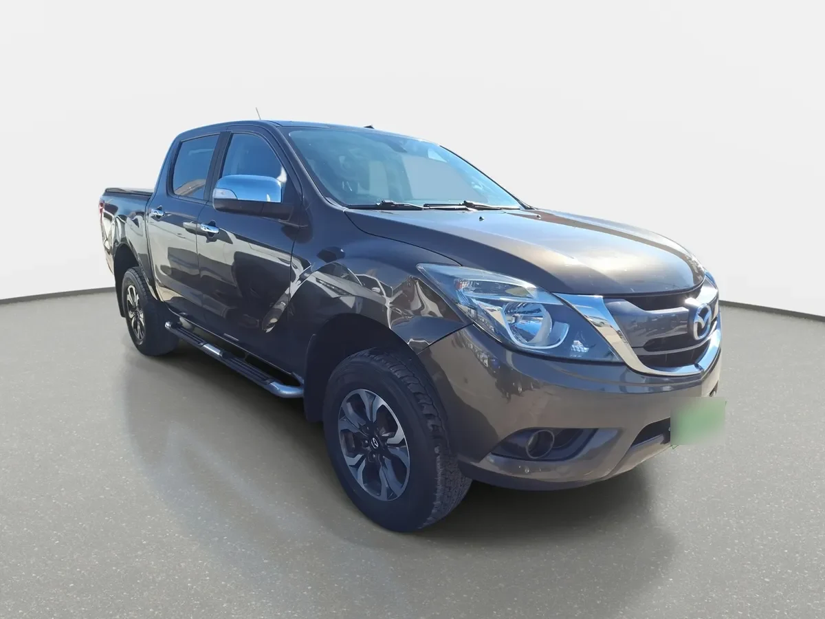 Mazda Bt-50 3.2 Sdx High Dob. Cab. Diesel 4x4 6at 4p año 2022