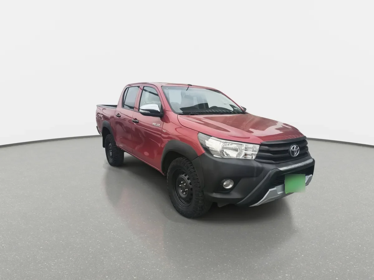 Toyota Hilux 2.4 Dx Diesel 4x4 Dob. Cab. 7ab Mt 4p año 2023