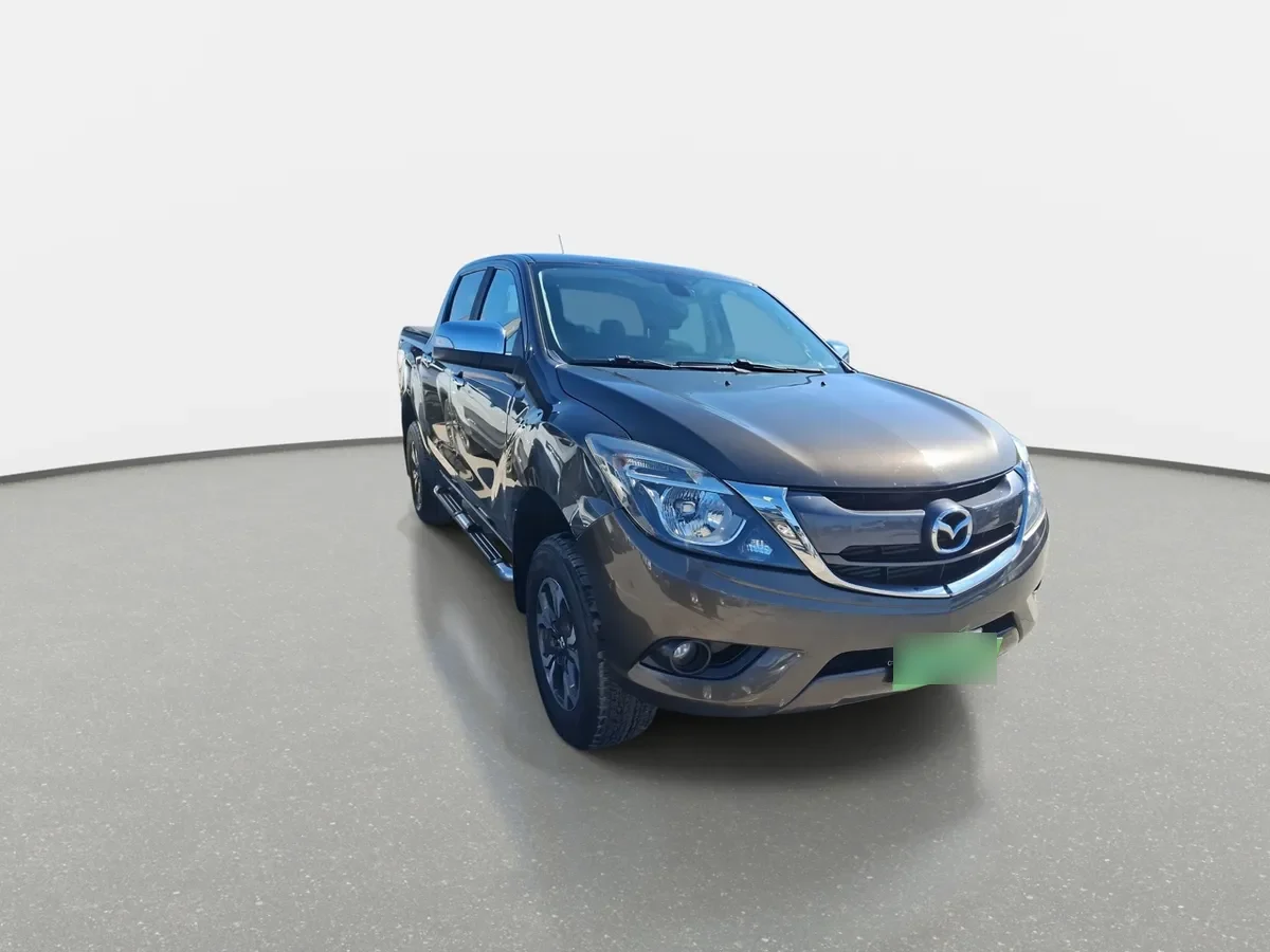 Mazda Bt-50 3.2 Sdx High Dob. Cab. Diesel 4x4 6at 4p año 2022