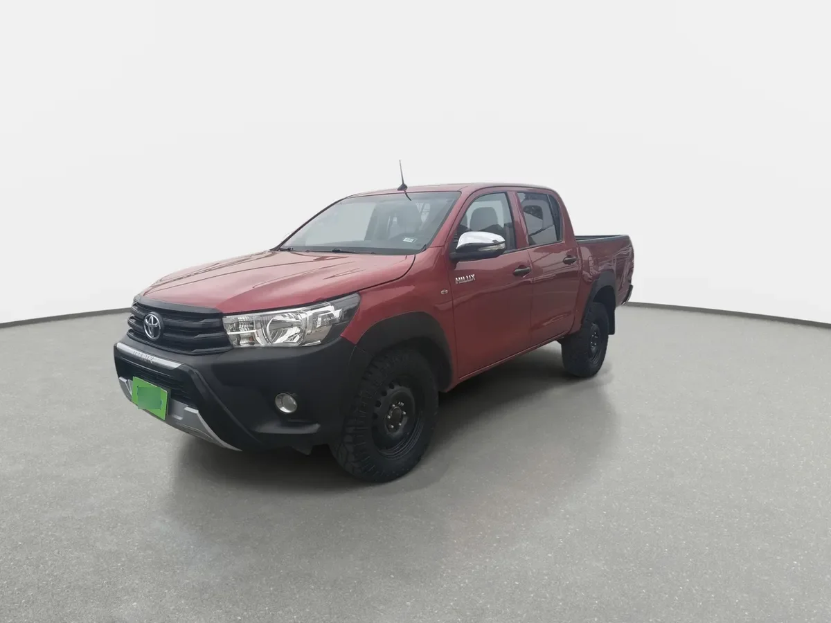 Toyota Hilux 2.4 Dx Diesel 4x4 Dob. Cab. 7ab Mt 4p año 2023