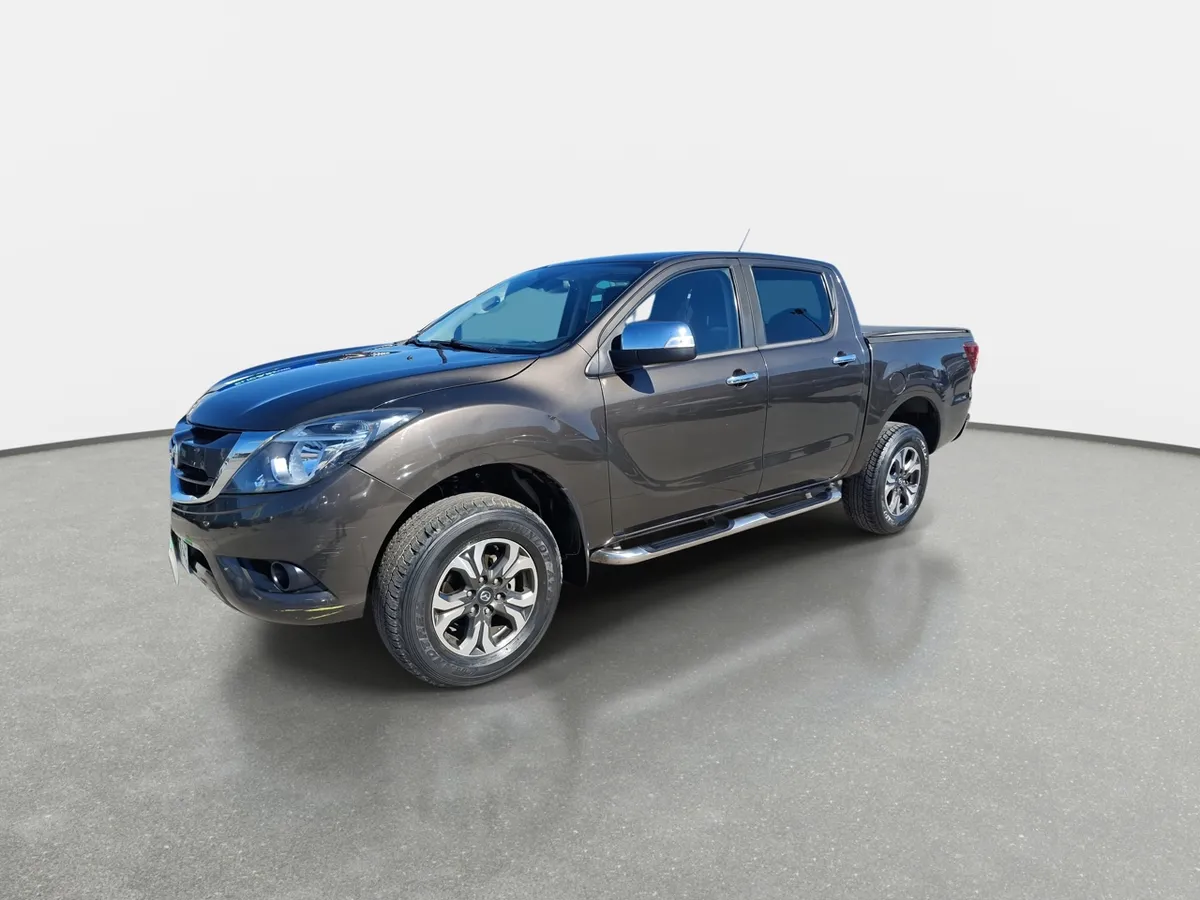 Mazda Bt-50 3.2 Sdx High Dob. Cab. Diesel 4x4 6at 4p año 2022